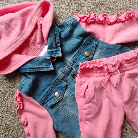 Super Cute Spring Jean Jacket Hoodie Sweatpant Outfit | Ruffle Jean Outfit | 12M - Picture 1 of 4